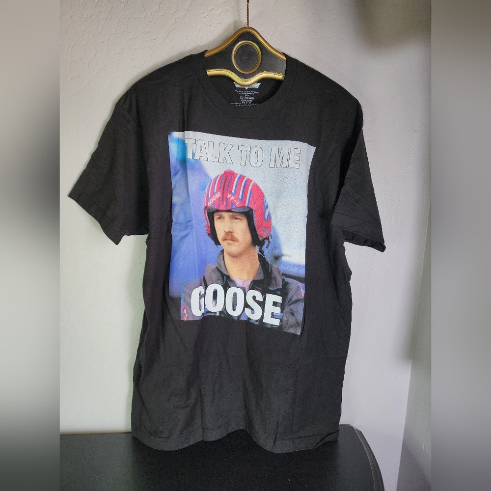Top Gun Talk To Me Goose Black Tee‎ Size XL